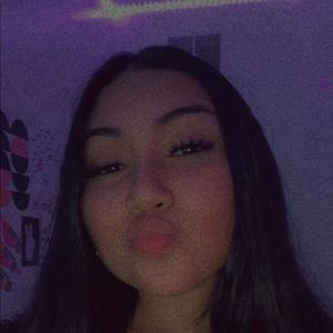 Meet your Posher, Ana